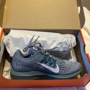Nike Zoom WINFLO size 7 NWT